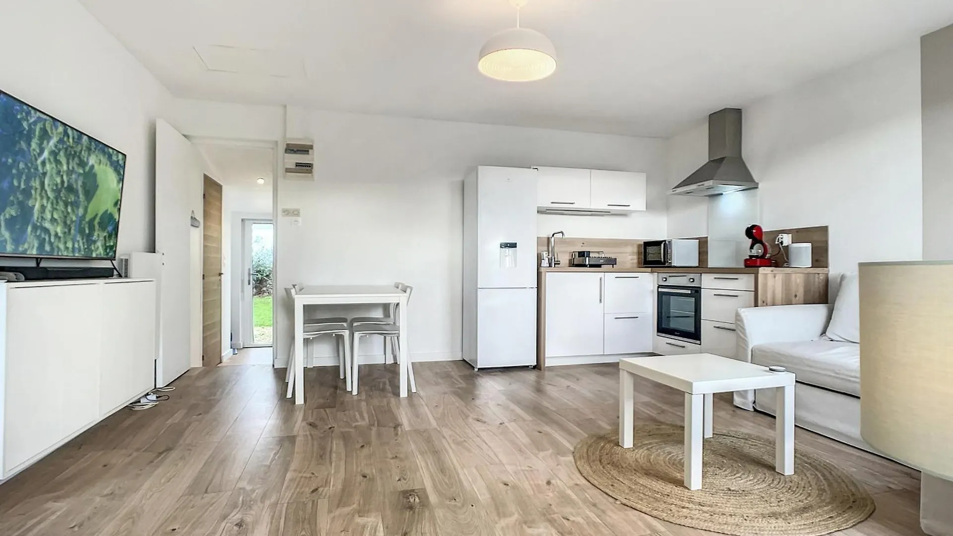 La Pommedepin Ravissante Maisonnette Avec Jardin Plouescat France